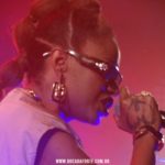 svg+xml,%3Csvg%20xmlns%3D%22http%3A%2F%2Fwww.w3 Filhos de Sabotage cantam as músicas do pai no show 'Enquanto Houver Desvantagem'