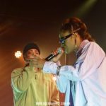 svg+xml,%3Csvg%20xmlns%3D%22http%3A%2F%2Fwww.w3 Filhos de Sabotage cantam as músicas do pai no show 'Enquanto Houver Desvantagem'