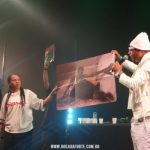 svg+xml,%3Csvg%20xmlns%3D%22http%3A%2F%2Fwww.w3 Filhos de Sabotage cantam as músicas do pai no show 'Enquanto Houver Desvantagem'